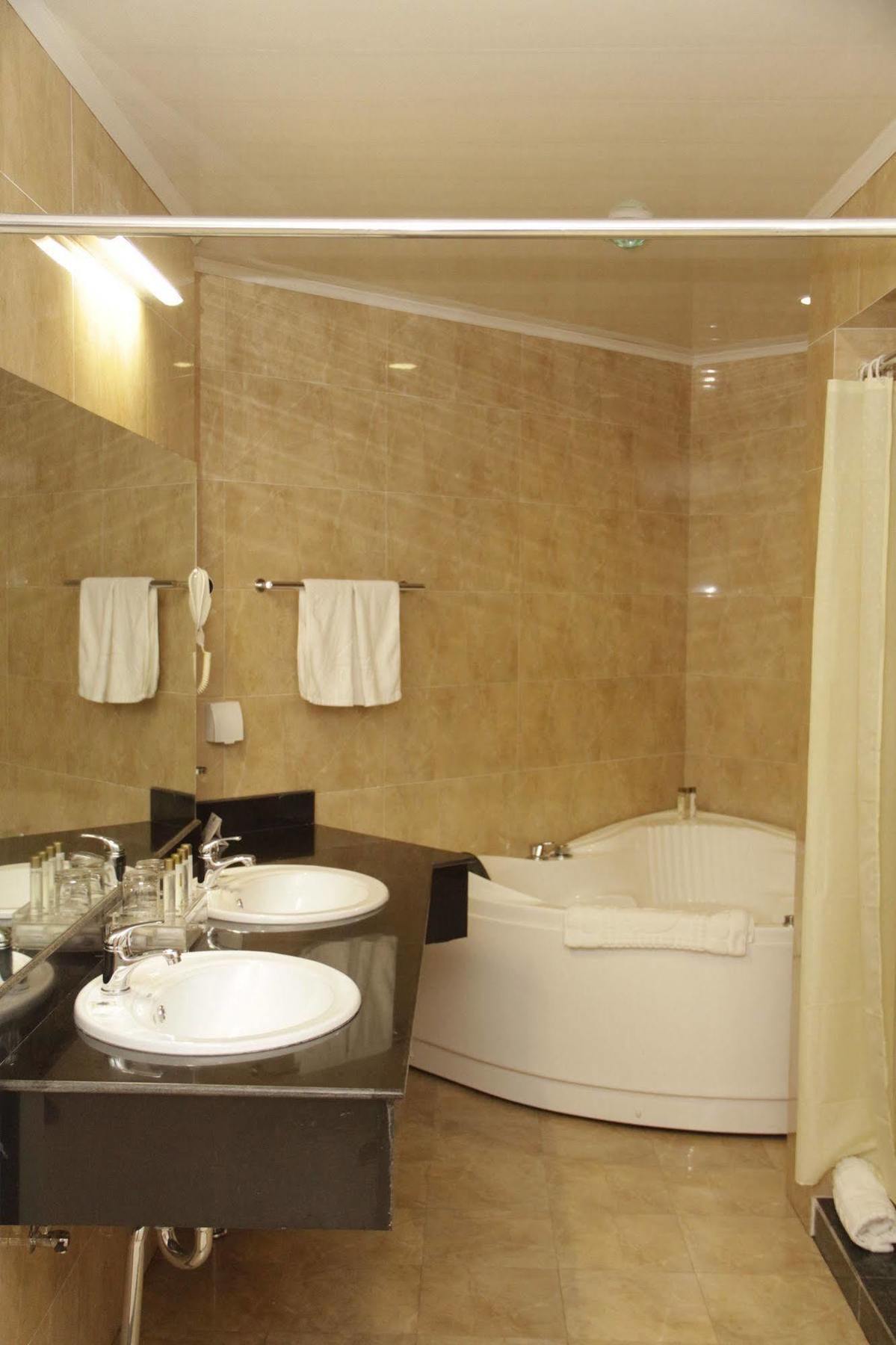 Hotel Victoria Garden Camama Zewnętrze zdjęcie